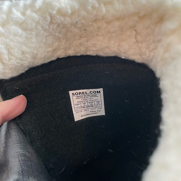 Sorel Winter Carnival Boots - Picture 4 of 4